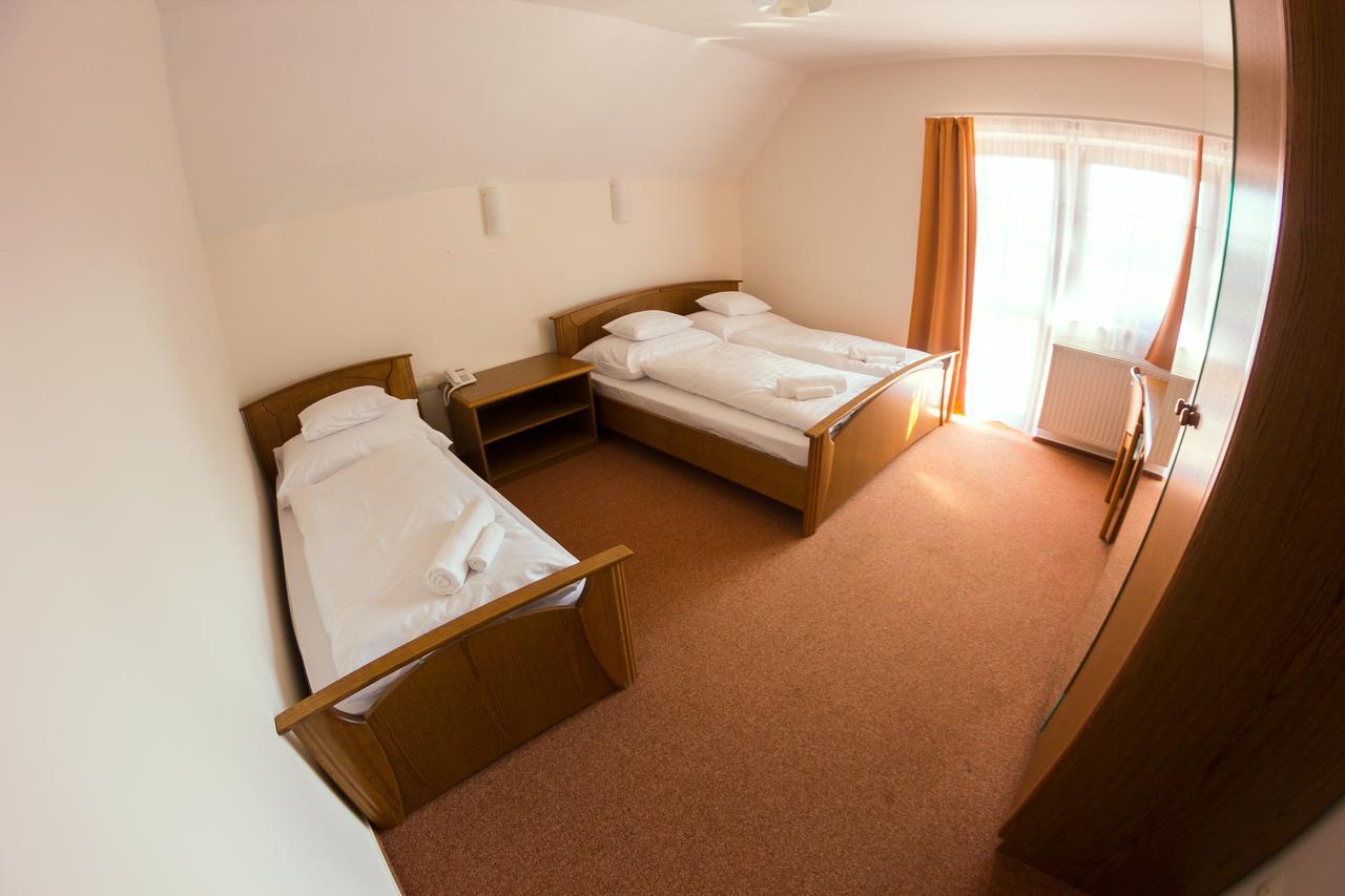 M1 Szeker Csarda Hotel Es Etterem Obarok Εξωτερικό φωτογραφία