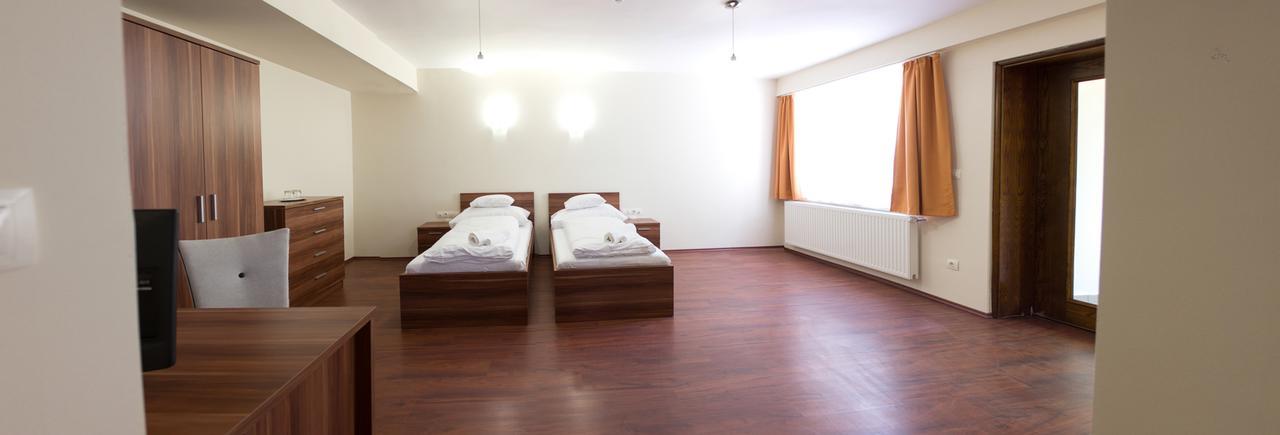 M1 Szeker Csarda Hotel Es Etterem Obarok Εξωτερικό φωτογραφία
