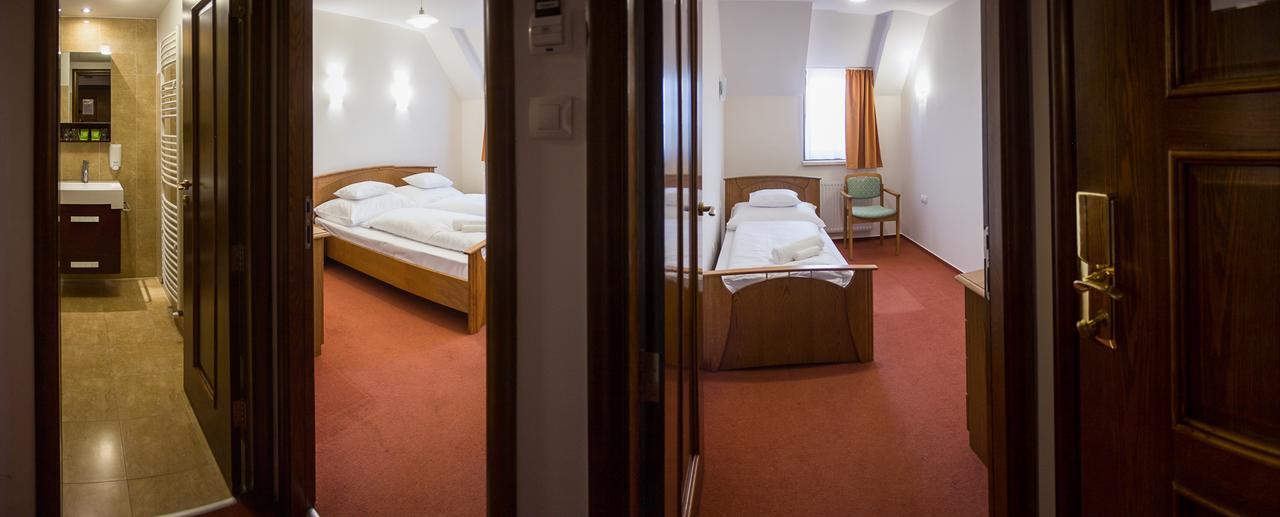 M1 Szeker Csarda Hotel Es Etterem Obarok Εξωτερικό φωτογραφία